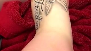 foot fetish young bbw doing sexy foot fetish! must watch!